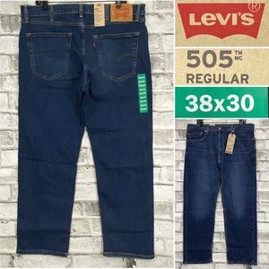 NWT Levis 505 Men 38 x 30 Regular Medium Wash Jean